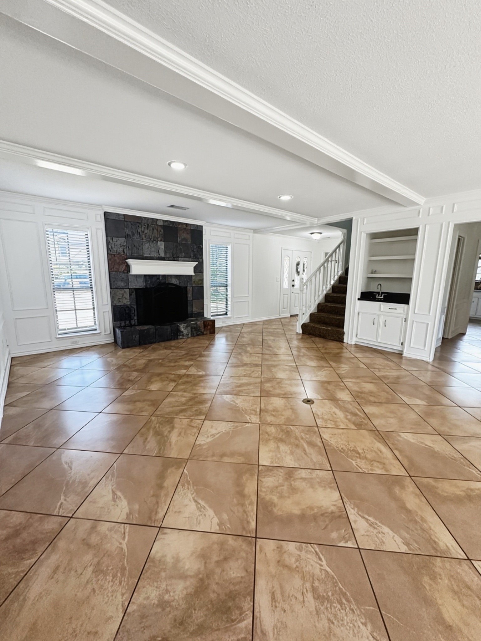 3934 Cypress Lake Drive Property Photo 7