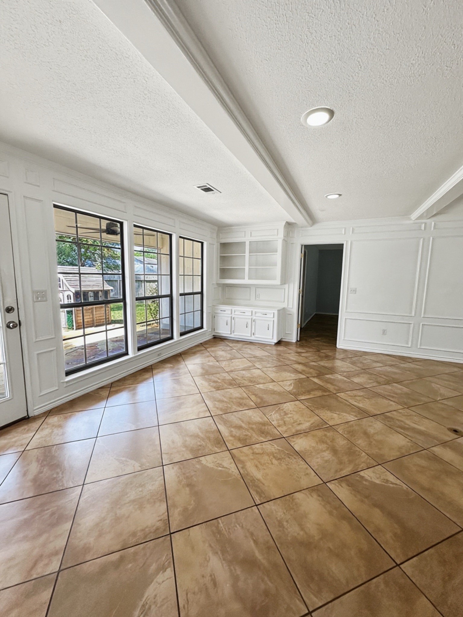 3934 Cypress Lake Drive Property Photo 8