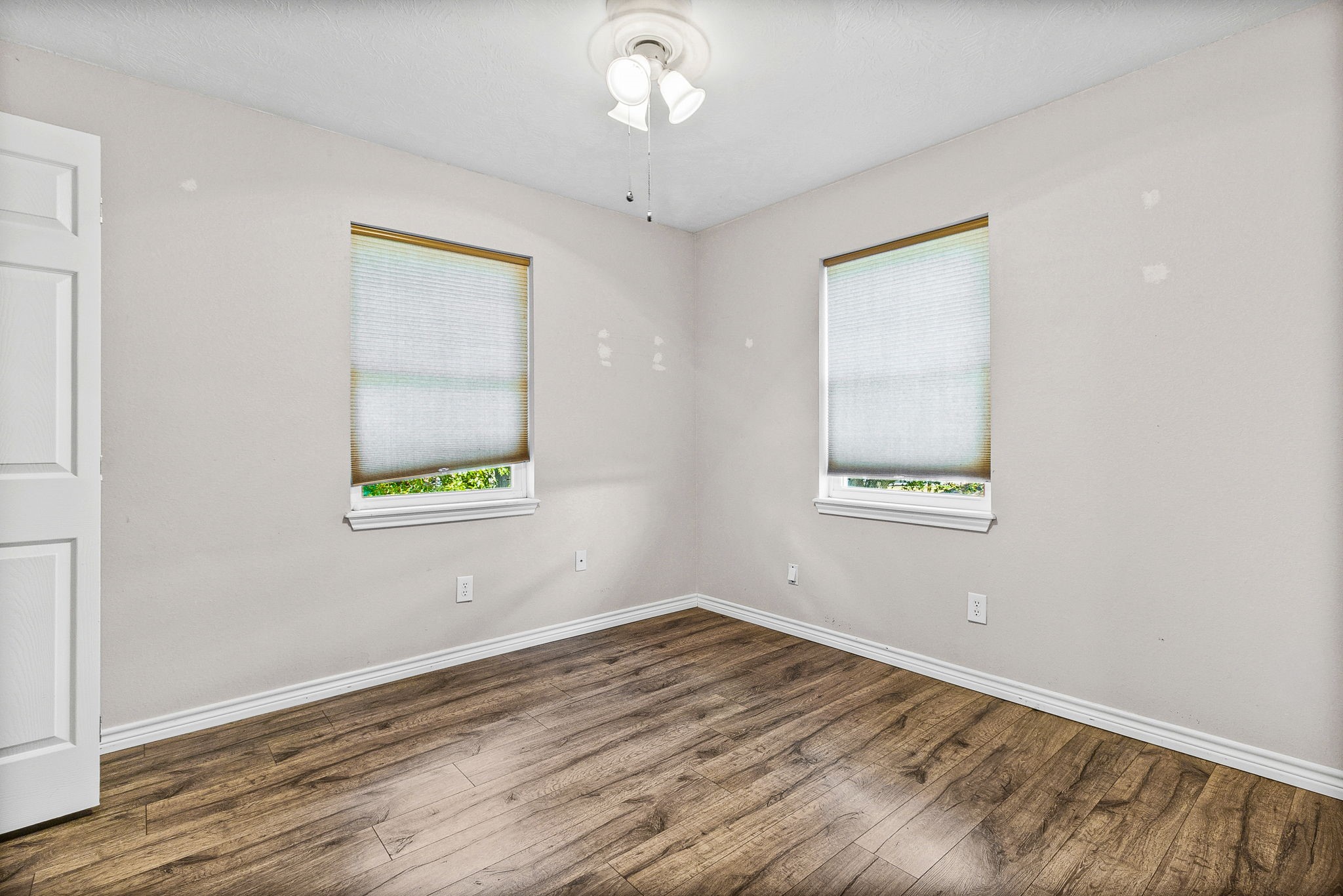 419 W Lake Shore Dr Property Photo 29