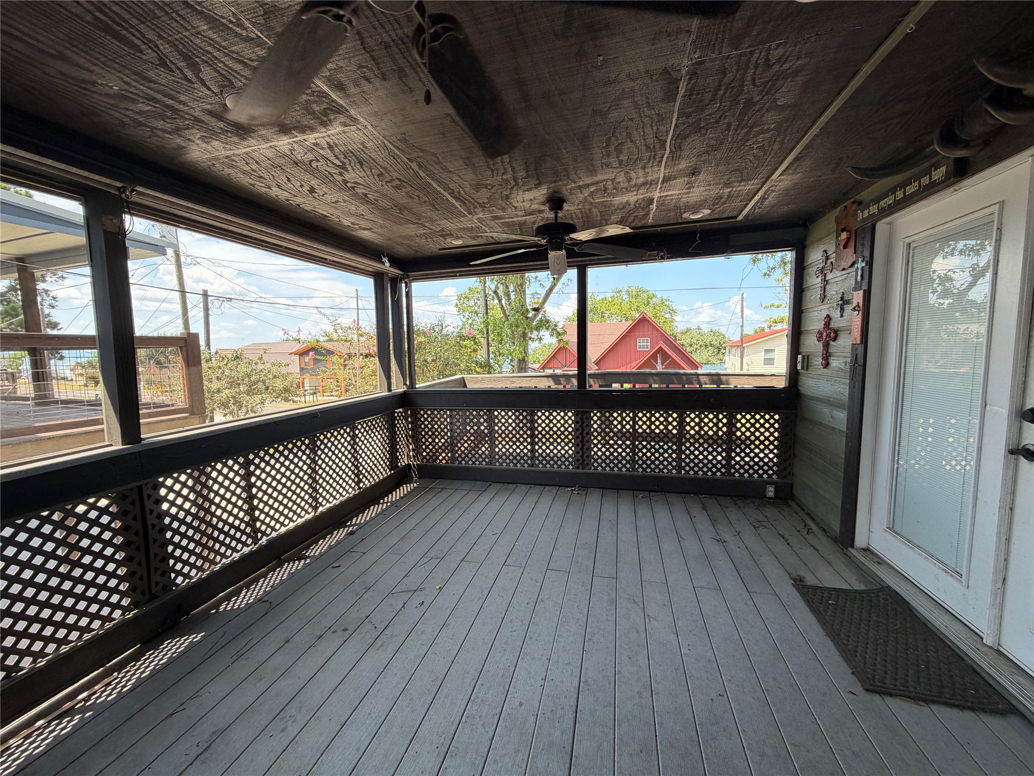 419 W Lake Shore Dr Property Photo 34