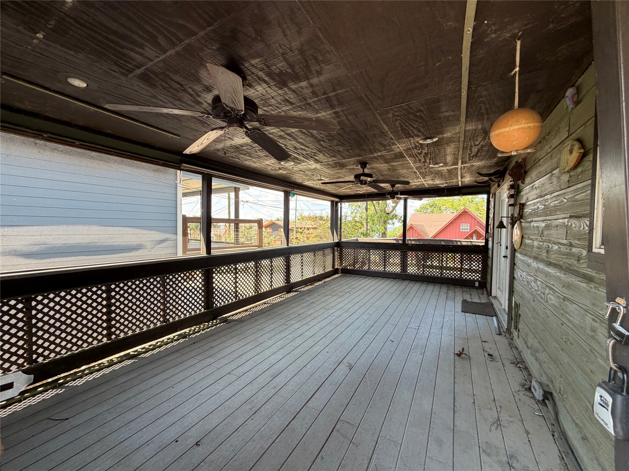 419 W Lake Shore Dr Property Photo 35