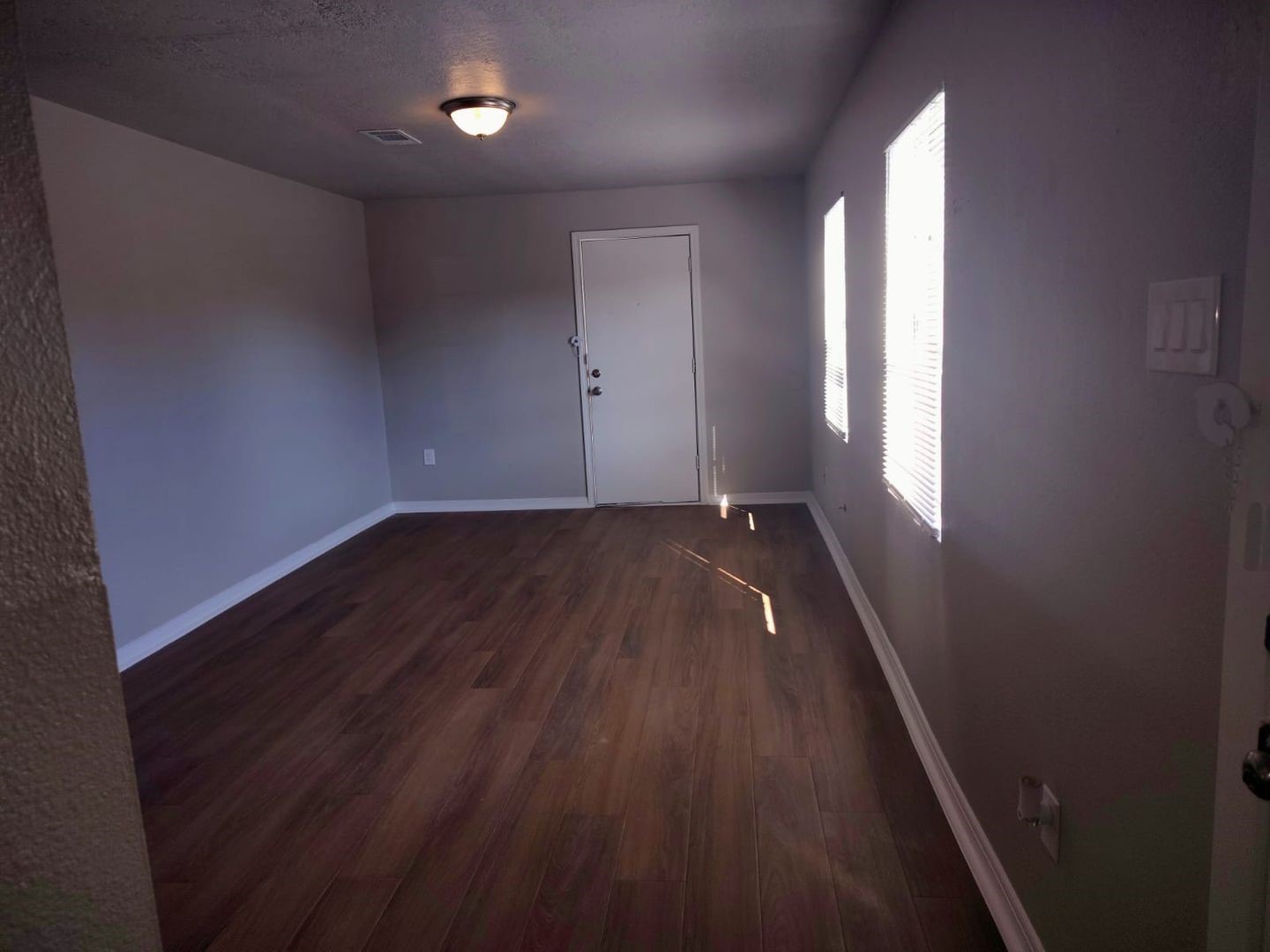 1525 Amelia Street B Property Photo 2