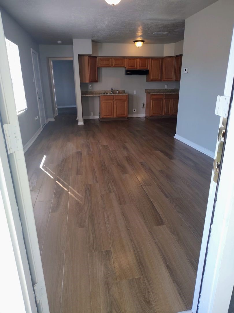 1525 Amelia Street B Property Photo 3