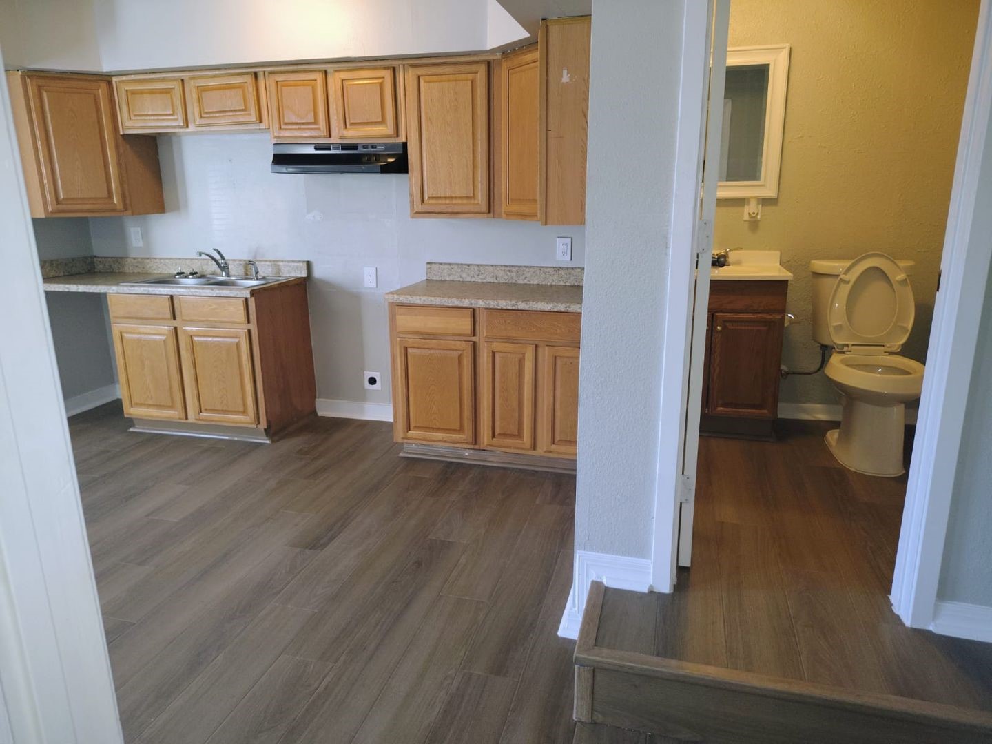 1525 Amelia Street B Property Photo 4