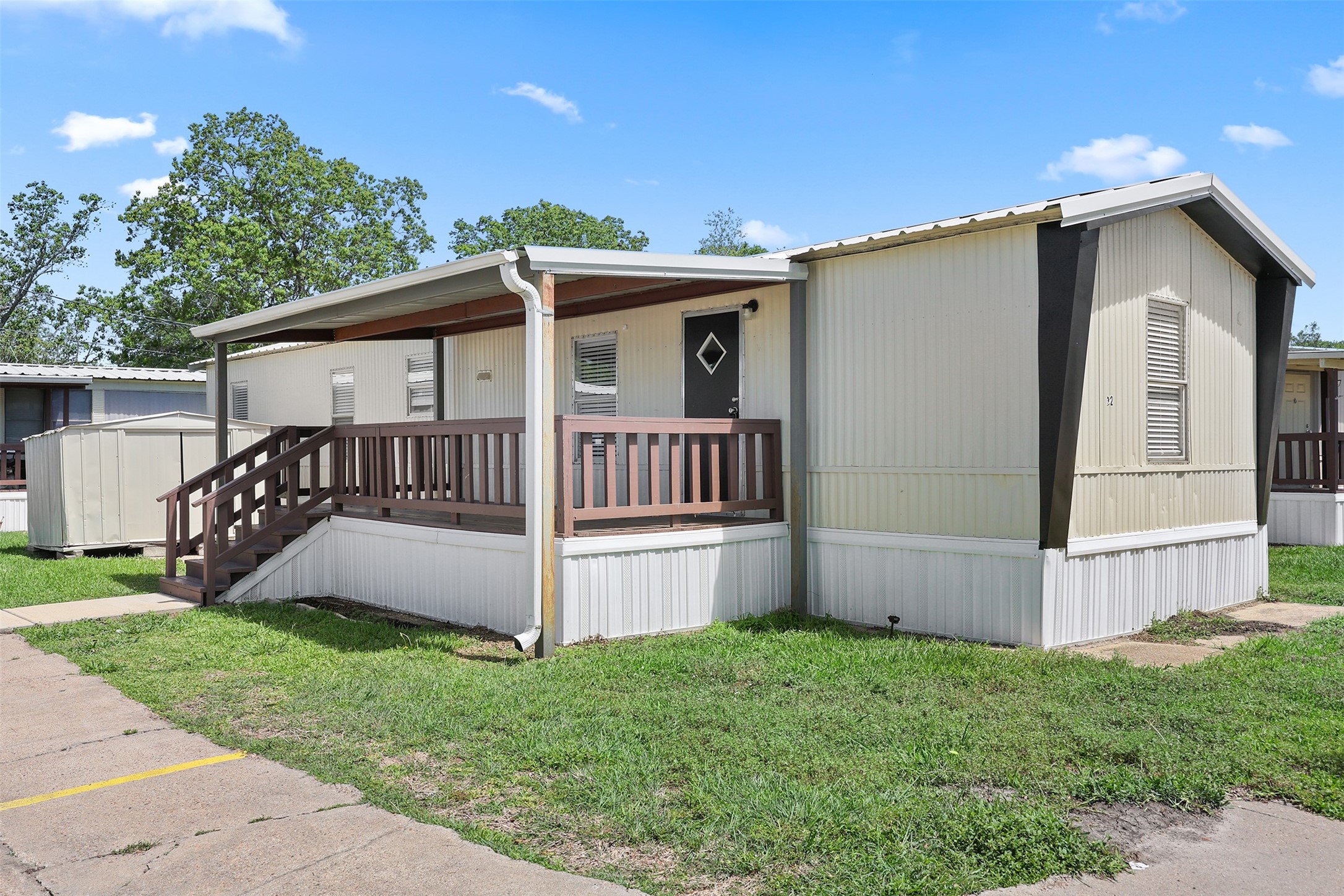 2222 N Austin Avenue 32 Property Photo 1