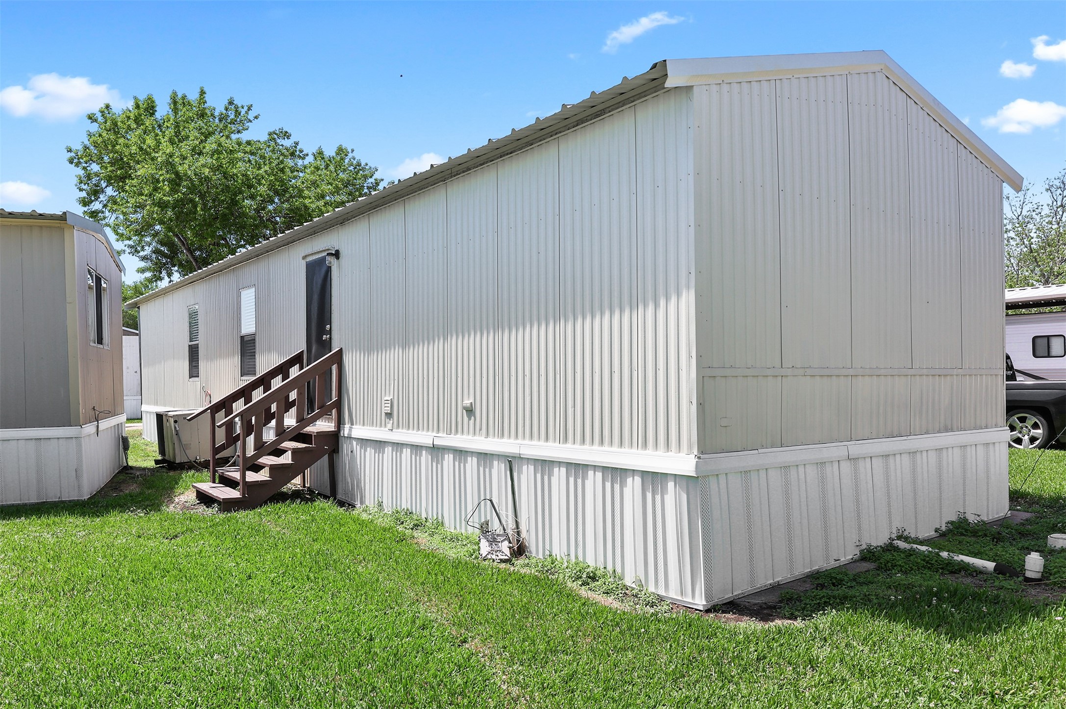 2222 N Austin Avenue 32 Property Photo 5