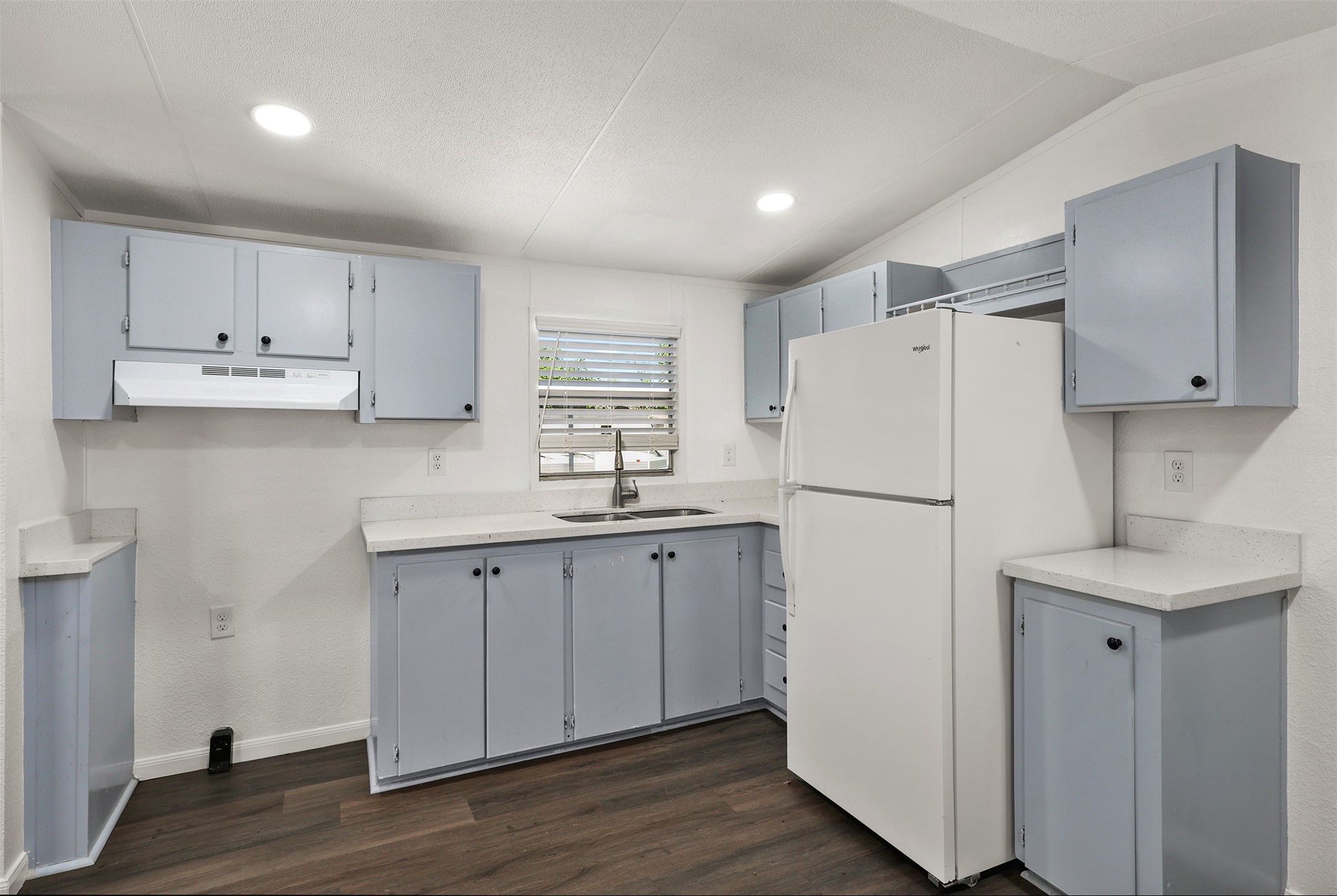 2222 N Austin Avenue 32 Property Photo 11