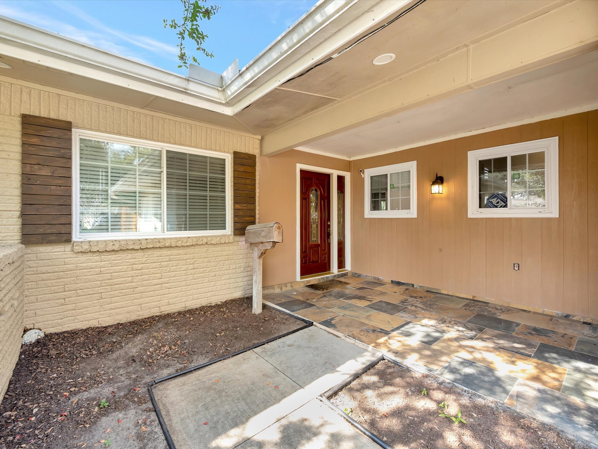 1615 Redway Lane Property Photo 7
