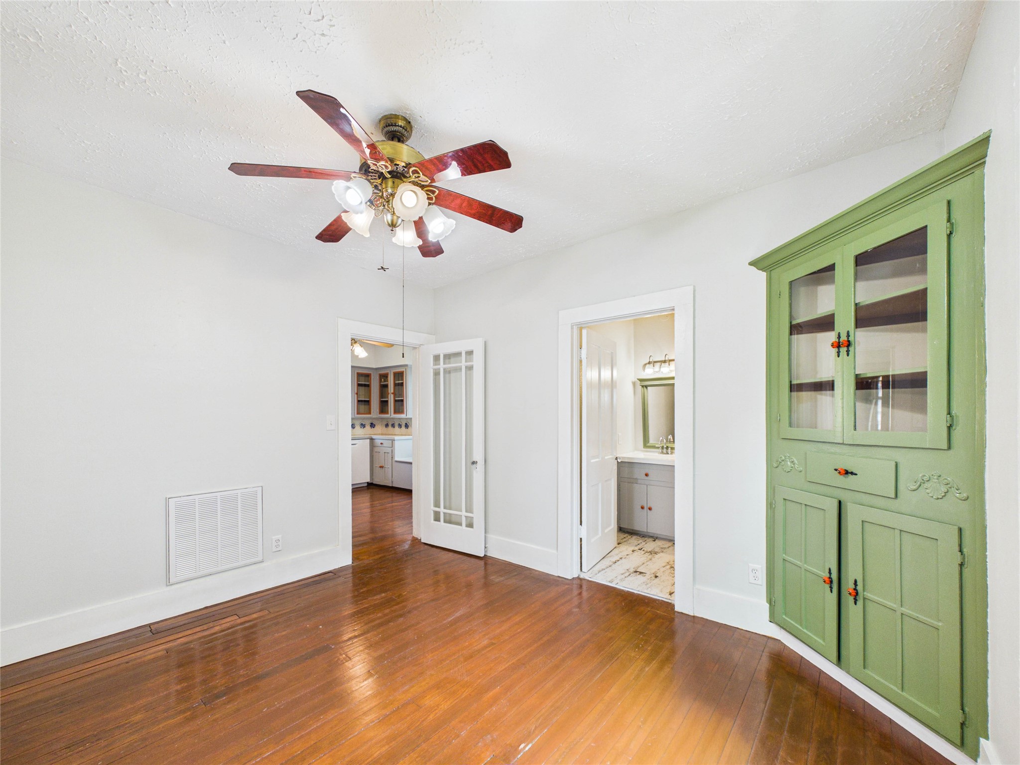 314 W Sidnor Street Property Photo 29