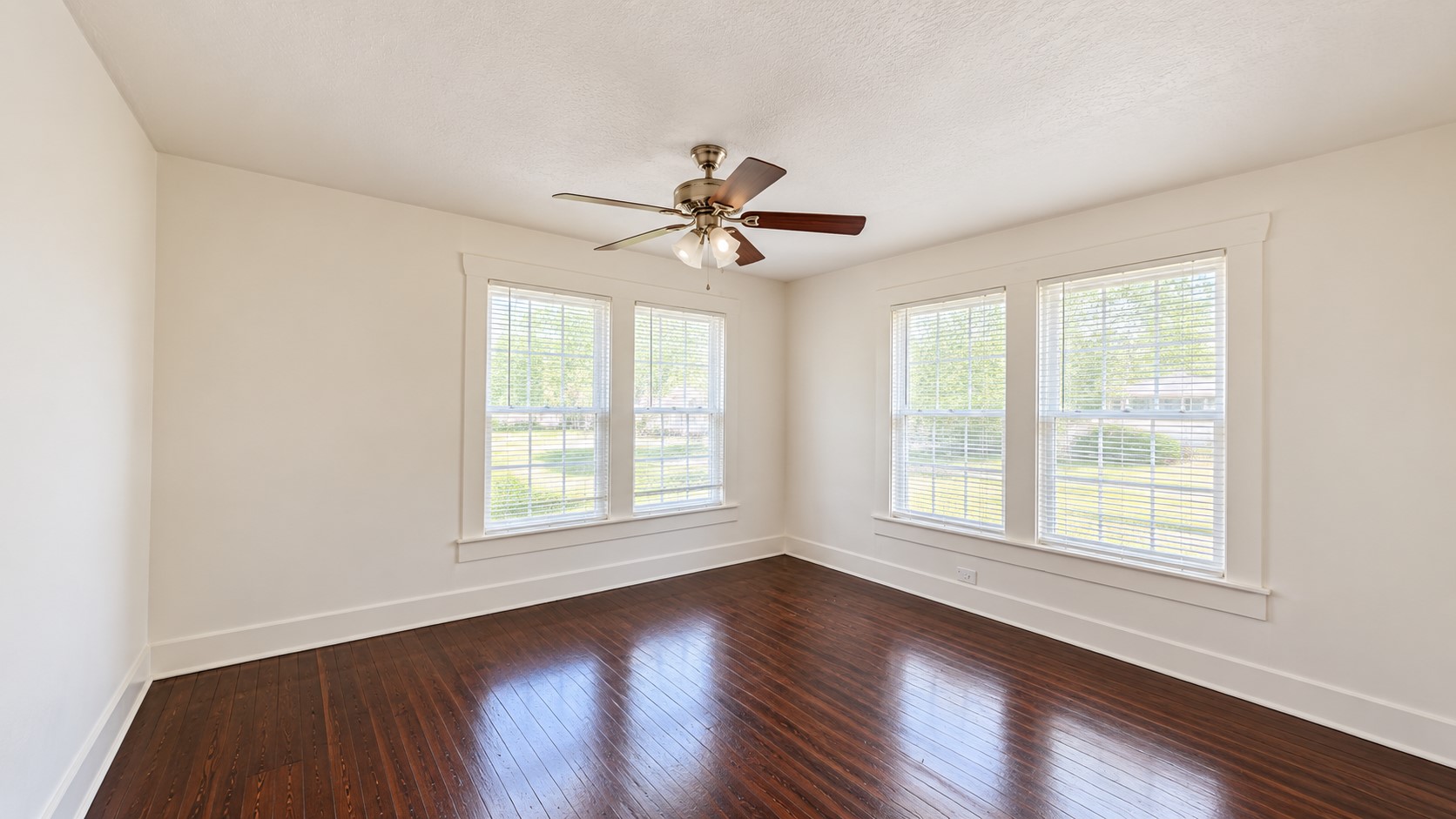 7915 Colonial Lane Property Photo 6