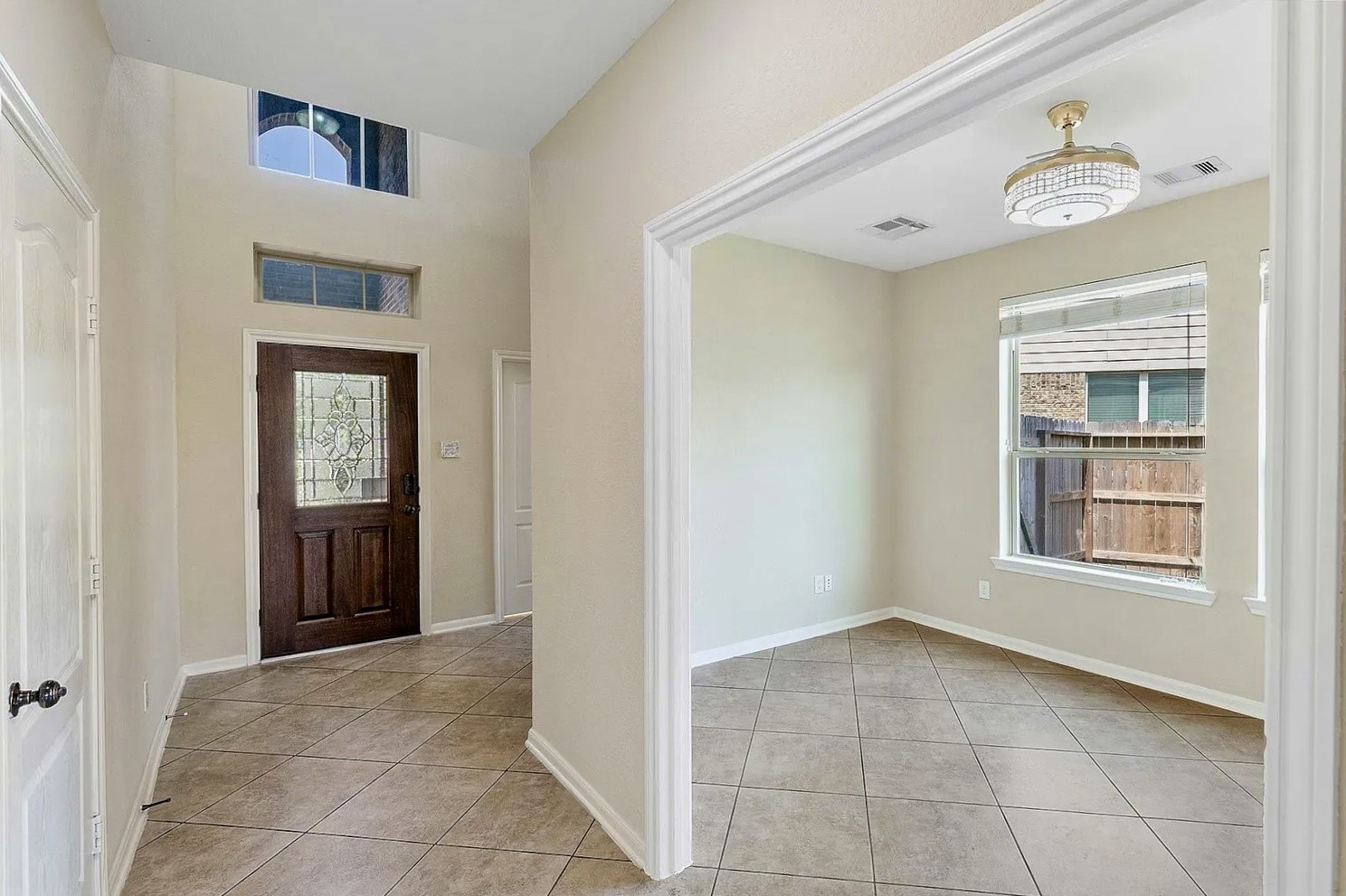 17206 Upper Ridge Lane Property Photo 6
