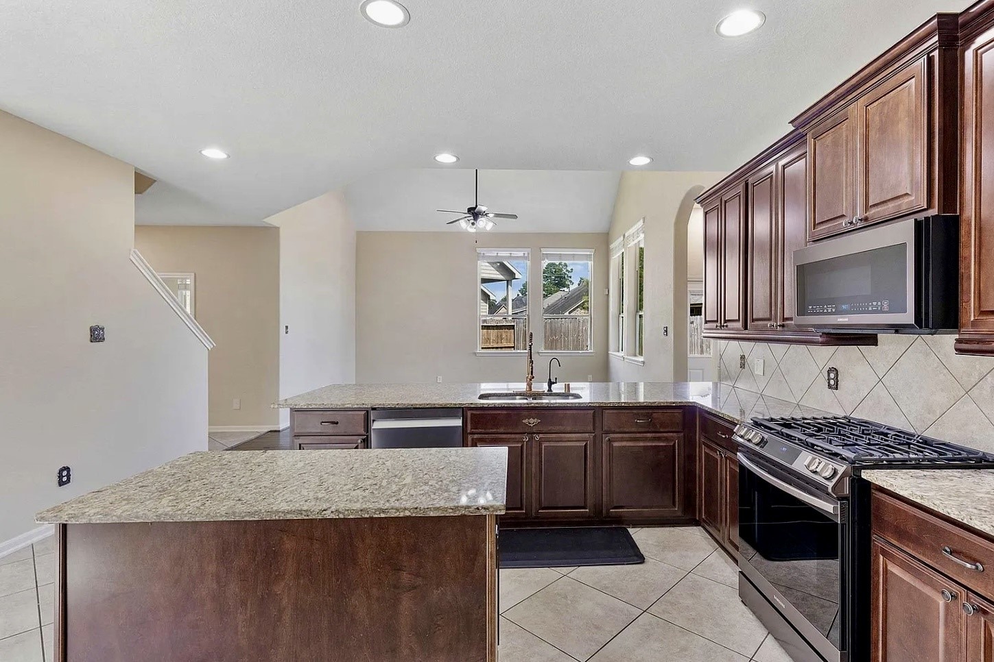 17206 Upper Ridge Lane Property Photo 13