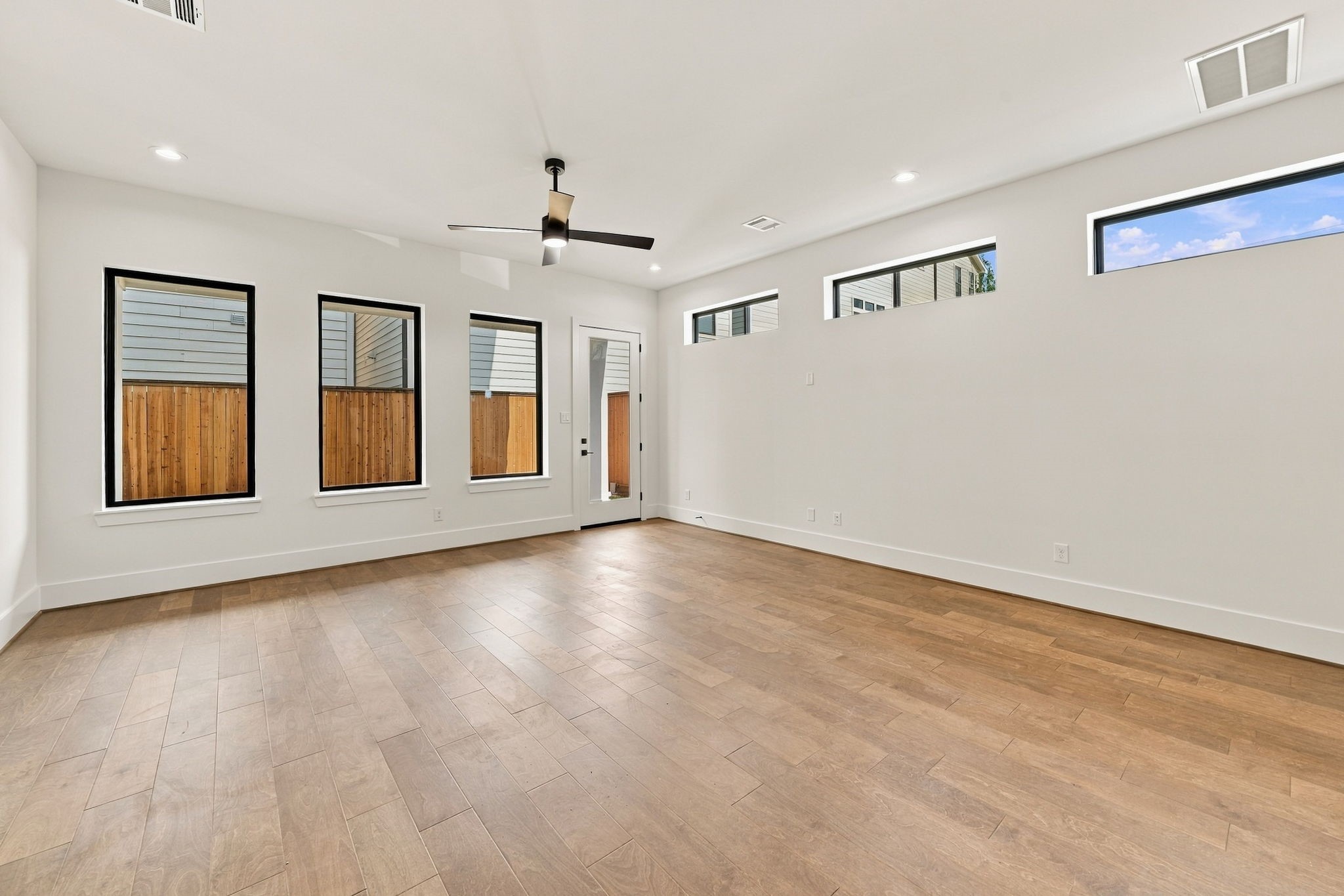 1312 Nagle Street Property Photo 6