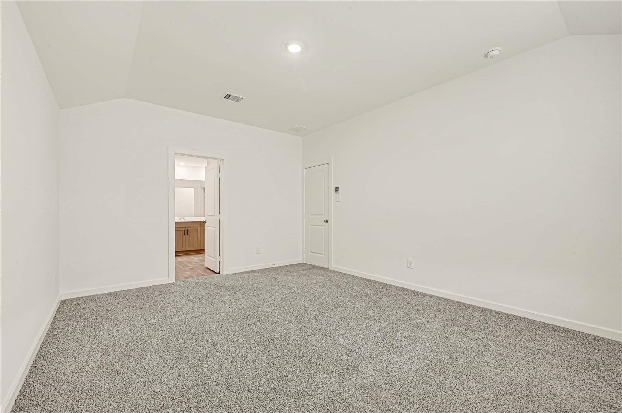2635 Sunset Bluff Lane Property Photo 3