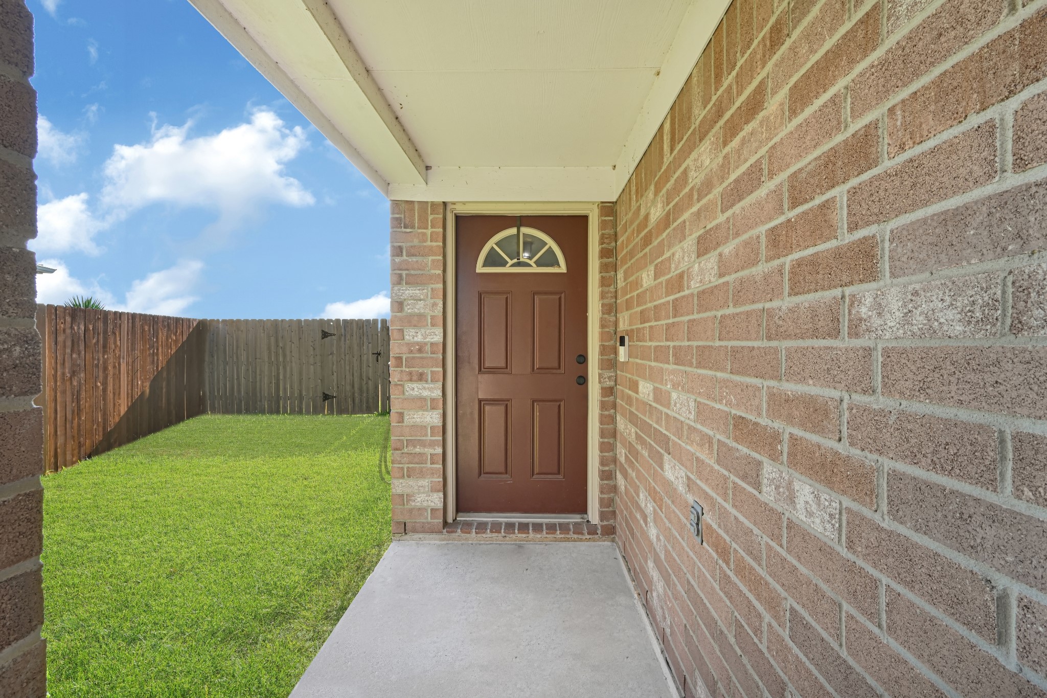 17802 Yellow Birch Trail Property Photo 4