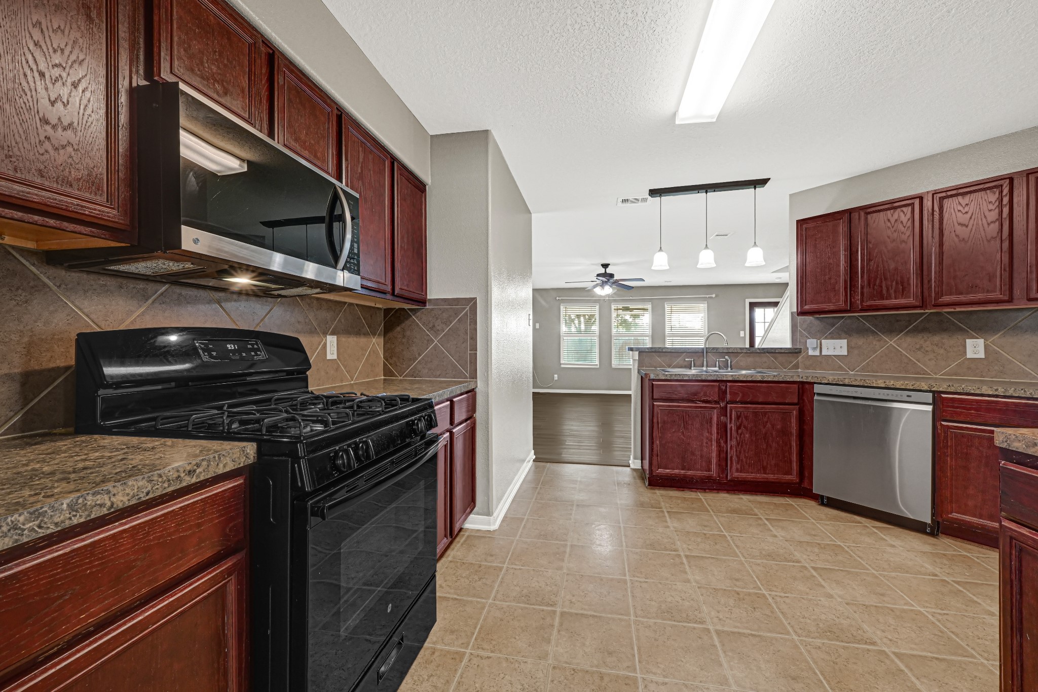 17802 Yellow Birch Trail Property Photo 10