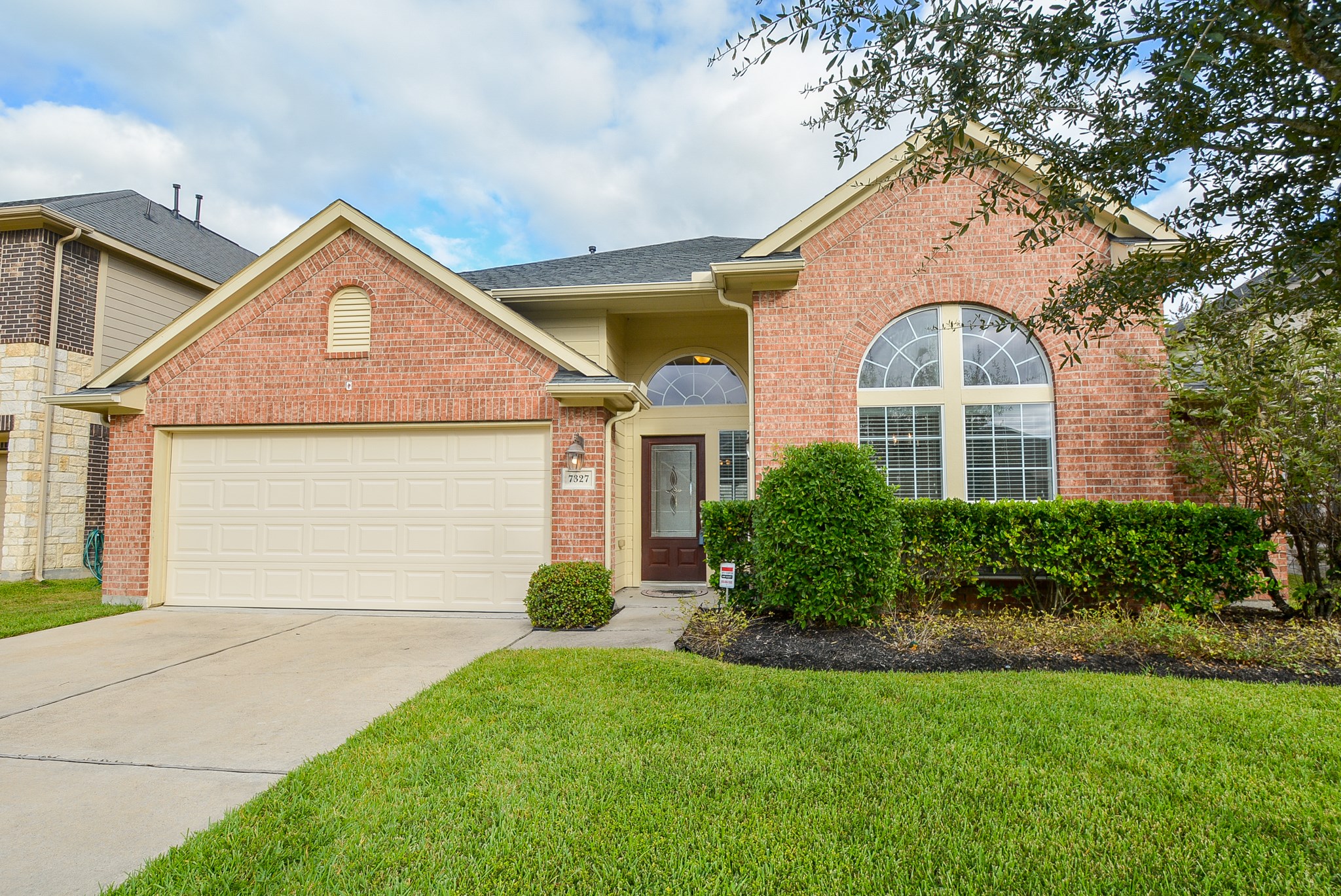 7327 Still Haven Property Photo