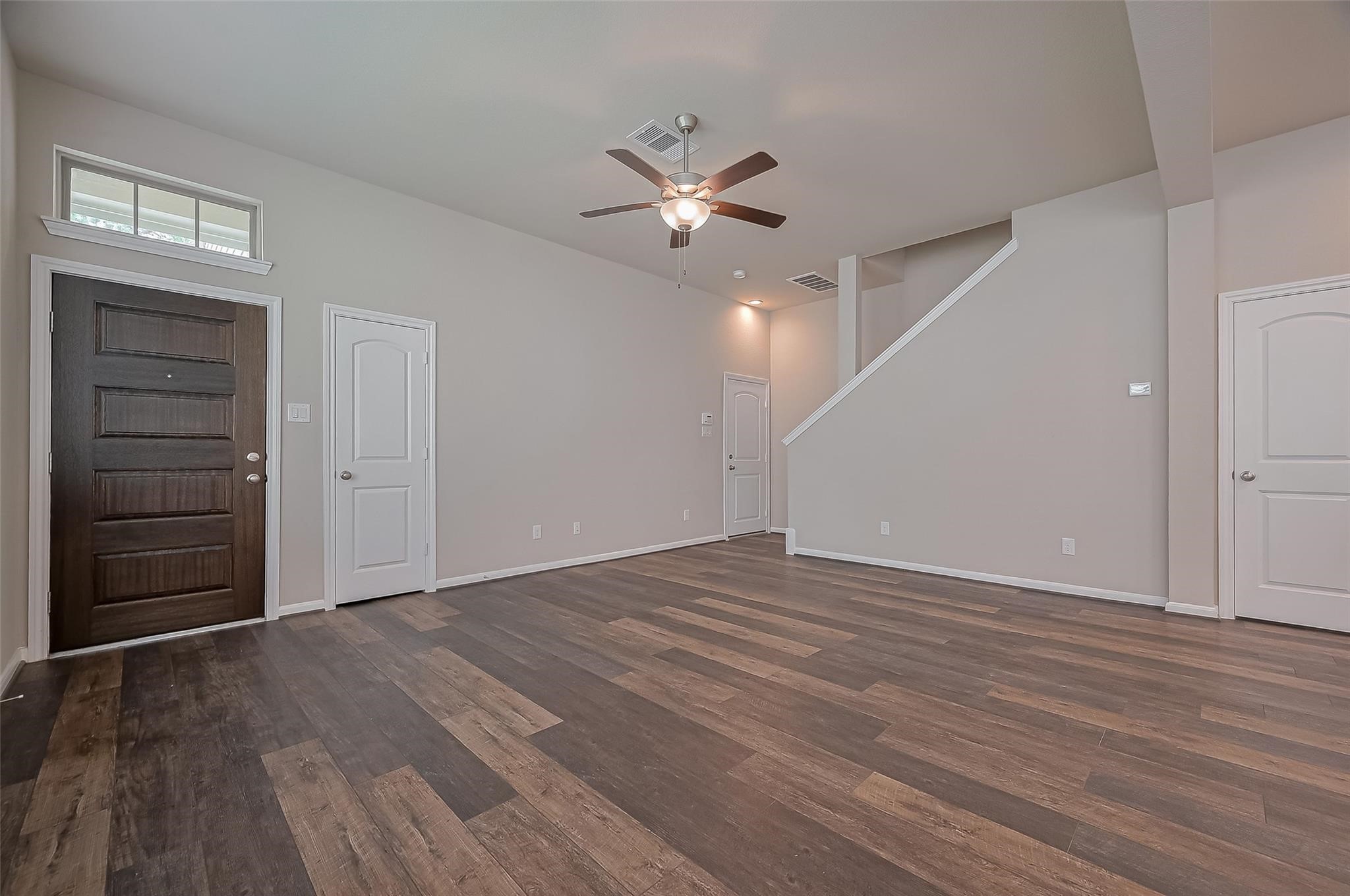 363 Biltmore Loop Property Photo 8