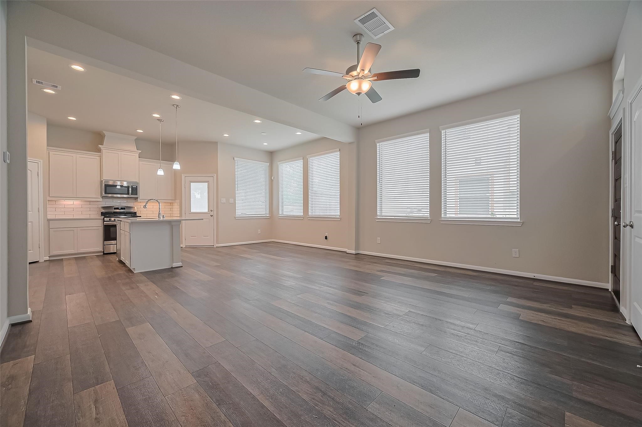 363 Biltmore Loop Property Photo 9
