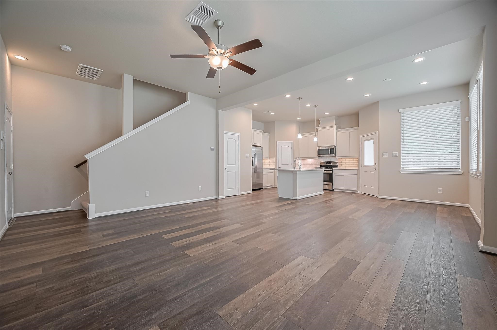 363 Biltmore Loop Property Photo 10