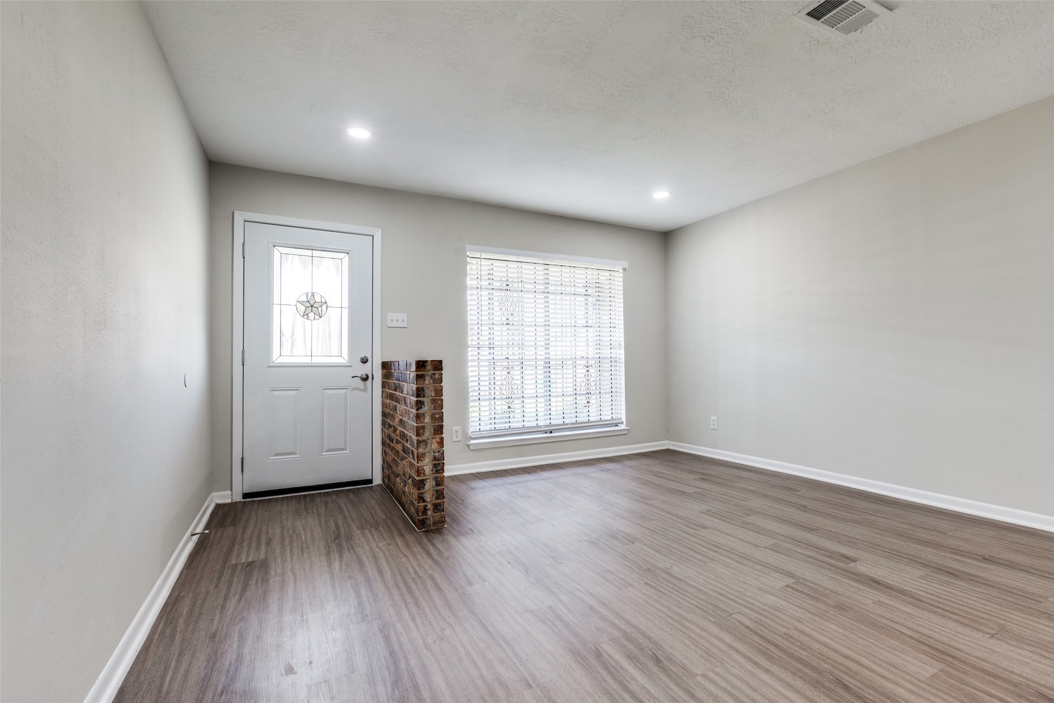 5426 Fairgreen Lane Property Photo 4