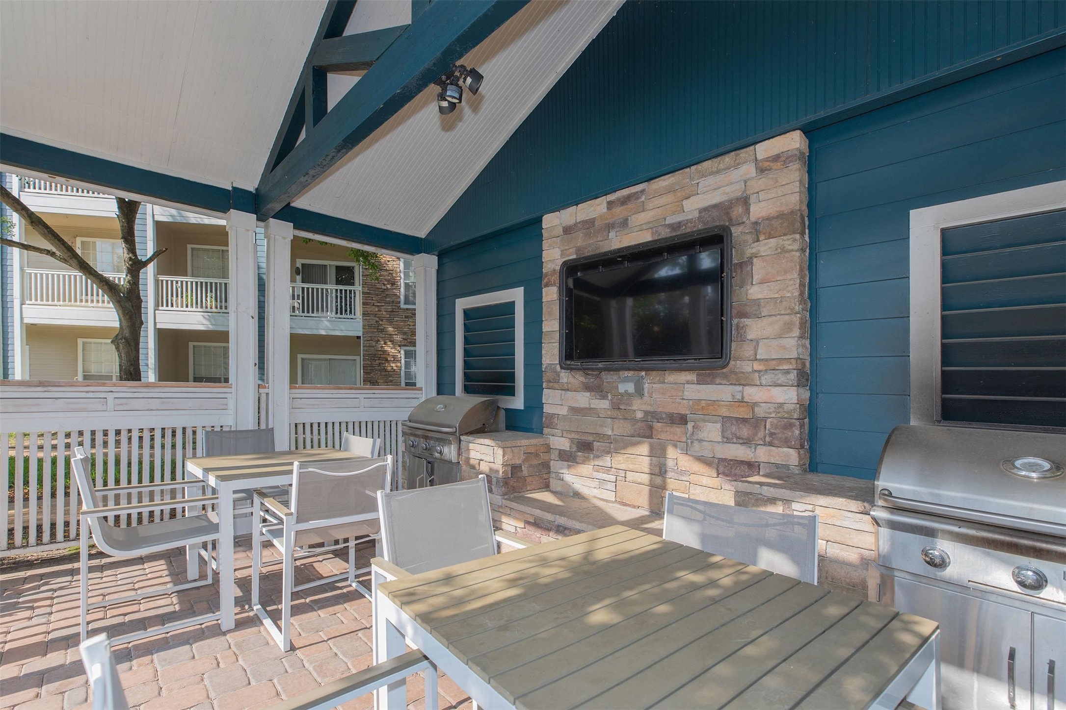 19100 N Glenwest Drive 1130 Property Photo 25
