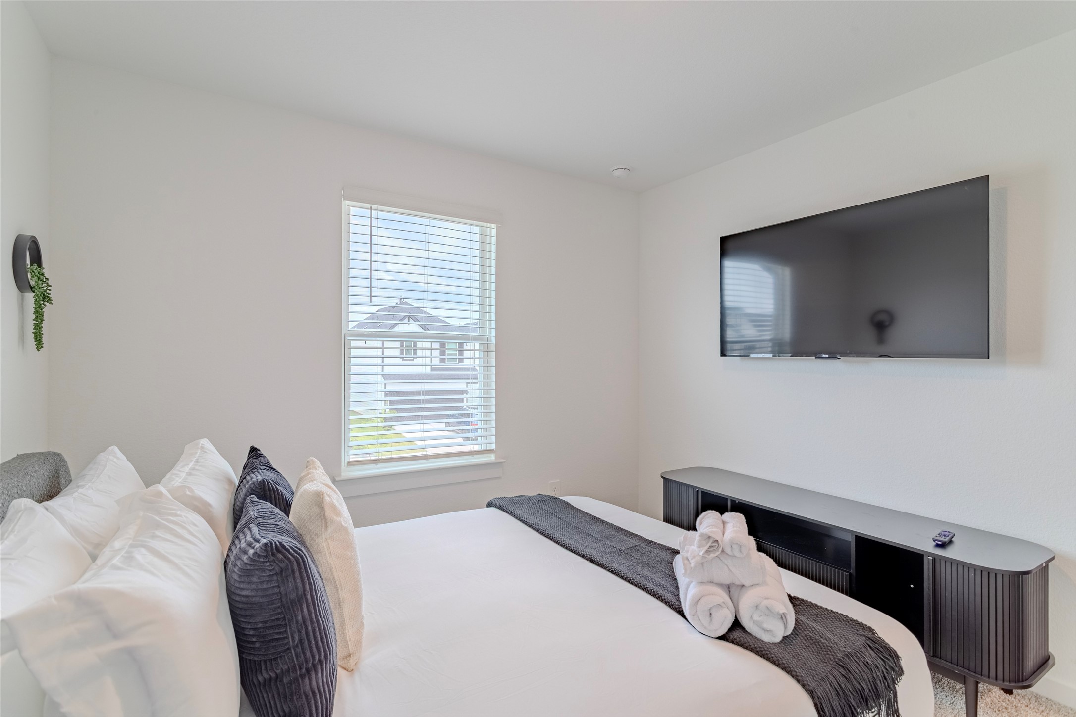 3207 Crown Gate Drive Property Photo 29