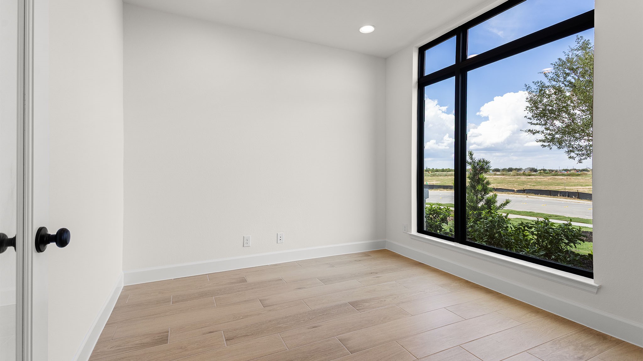 1054 River Rock Circle Property Photo 4