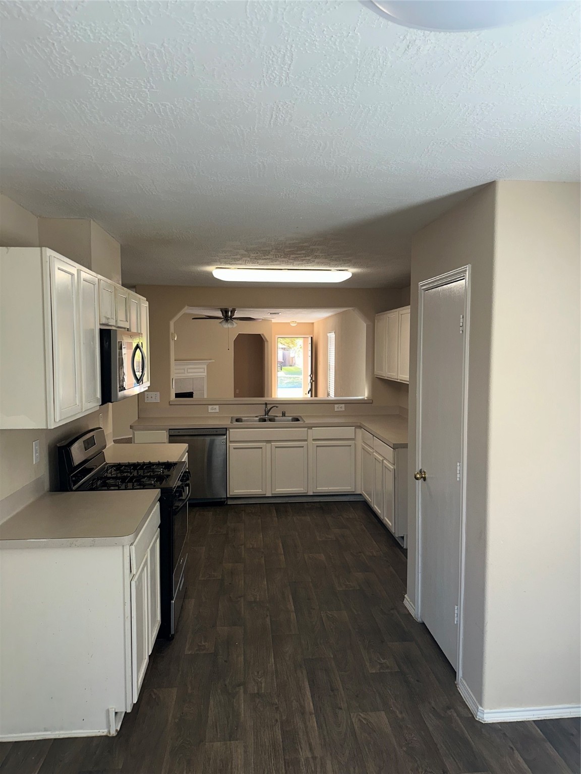 16939 Suffolk Bridge Lane Property Photo 10