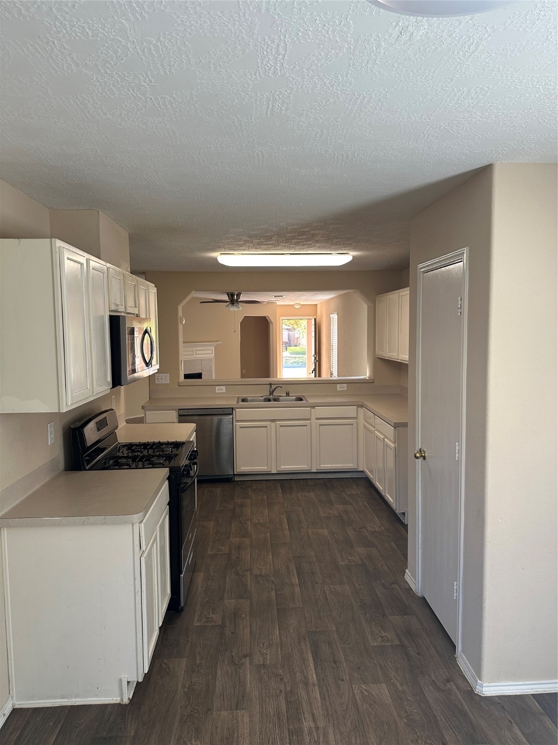 16939 Suffolk Bridge Lane Property Photo 11