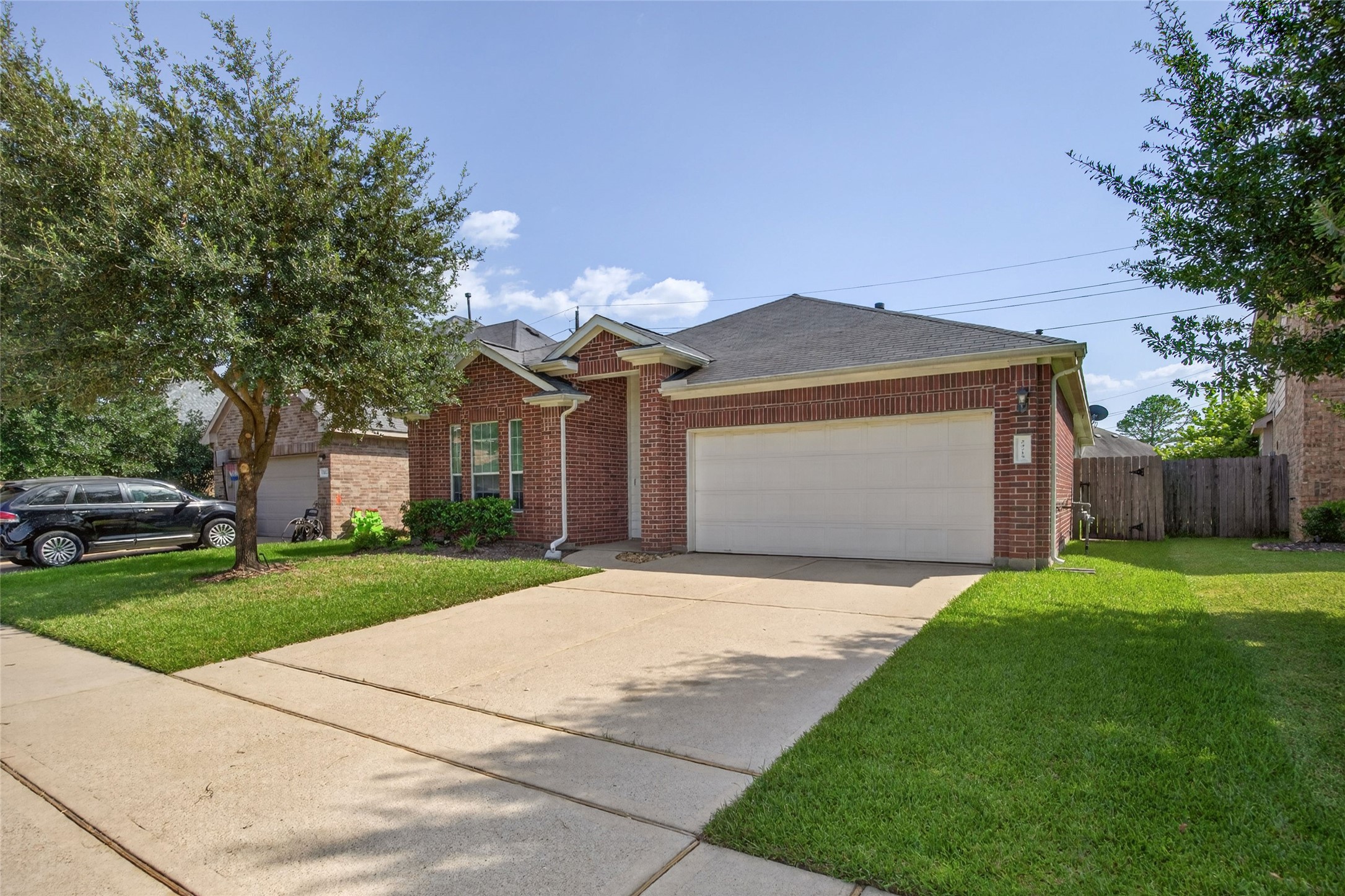 24715 Hikers Bend Drive Property Photo 3