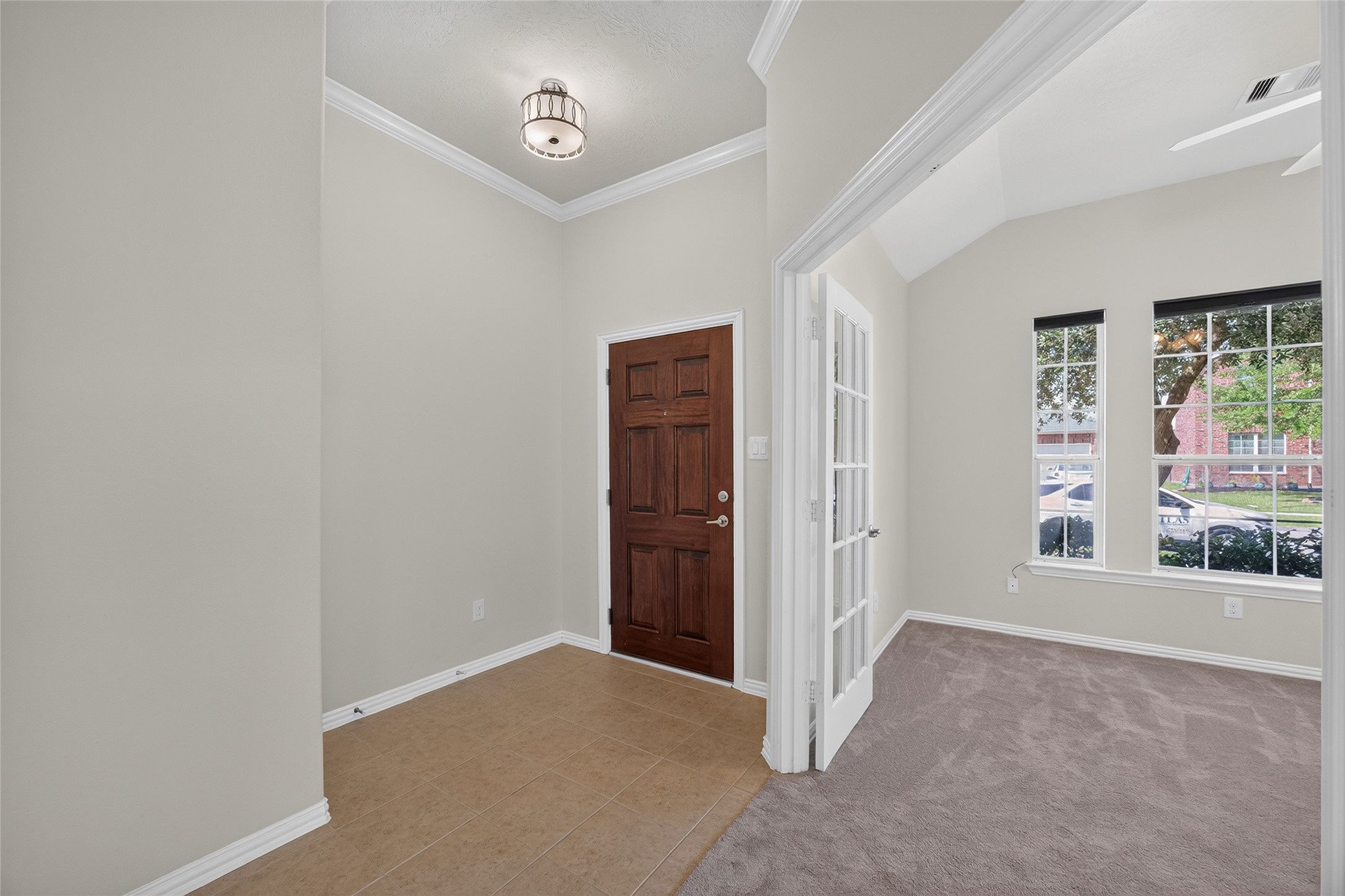 24715 Hikers Bend Drive Property Photo 5
