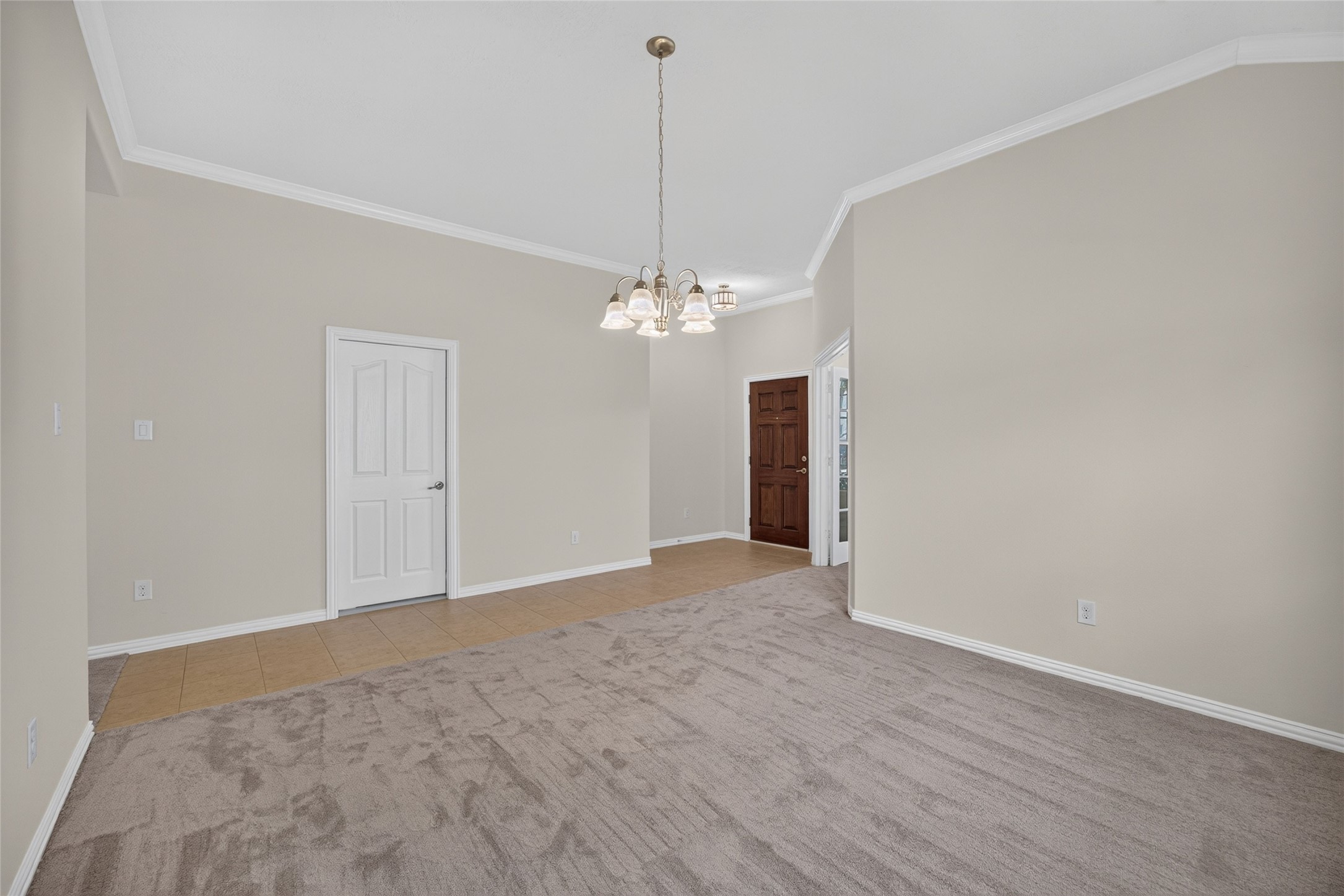 24715 Hikers Bend Drive Property Photo 9
