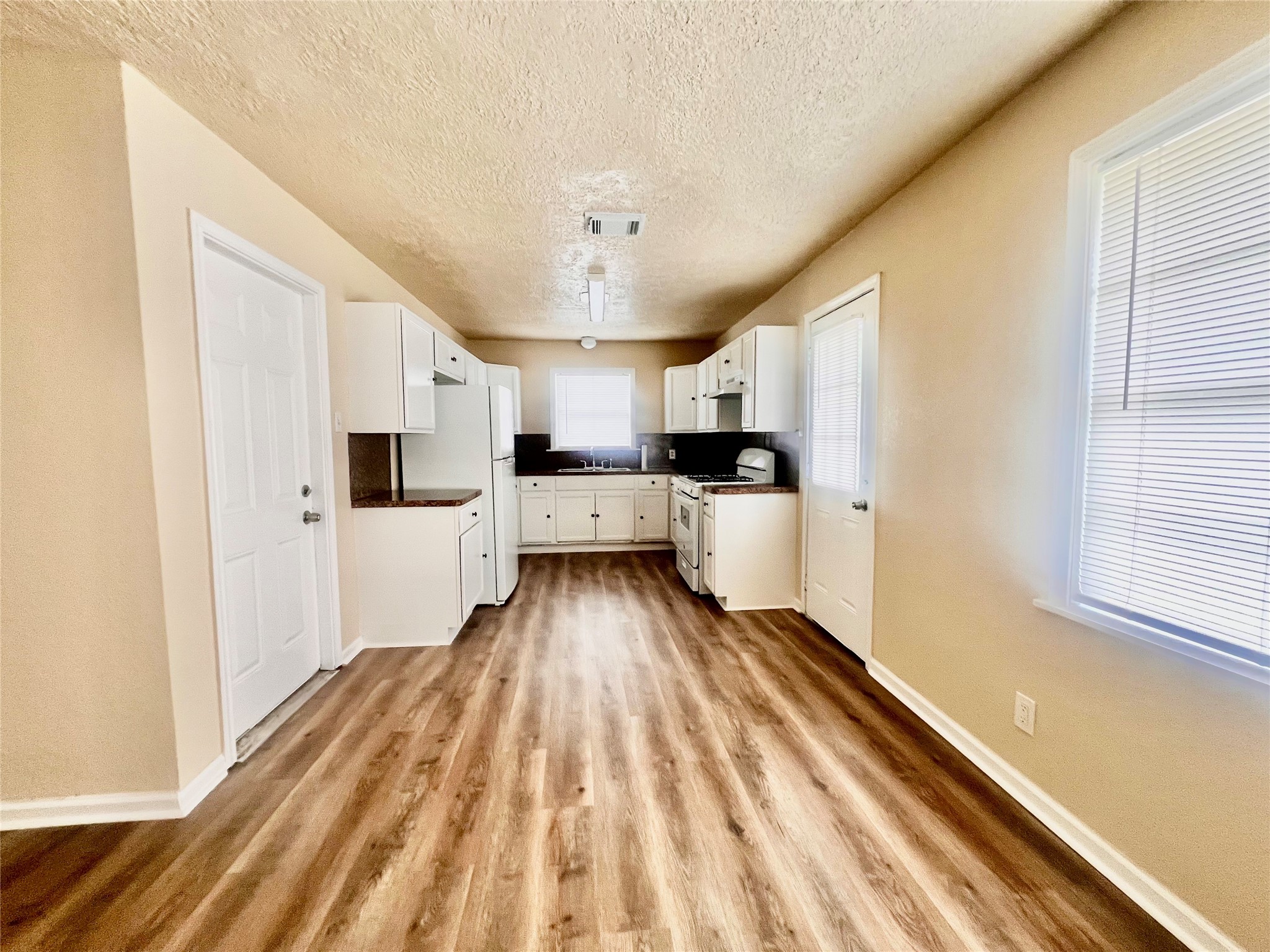 631 Roper Street Property Photo 8