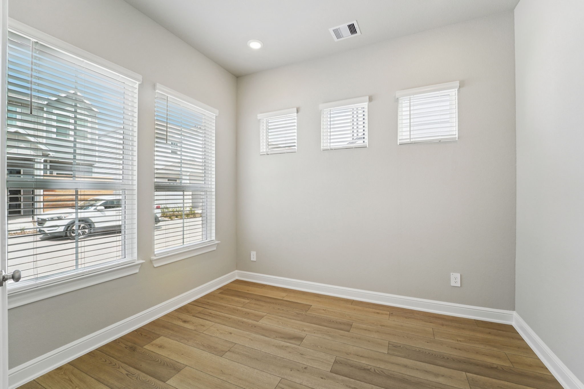 7430 Crown Maples Drive Property Photo 15