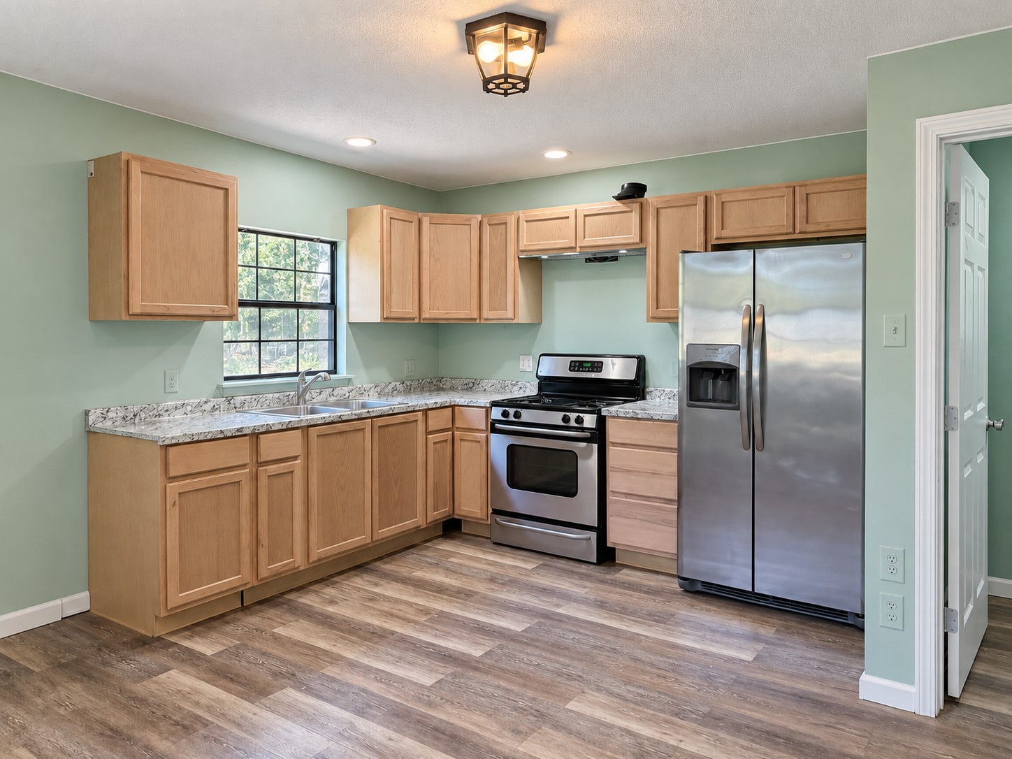 191 Regency Drive Property Photo 4