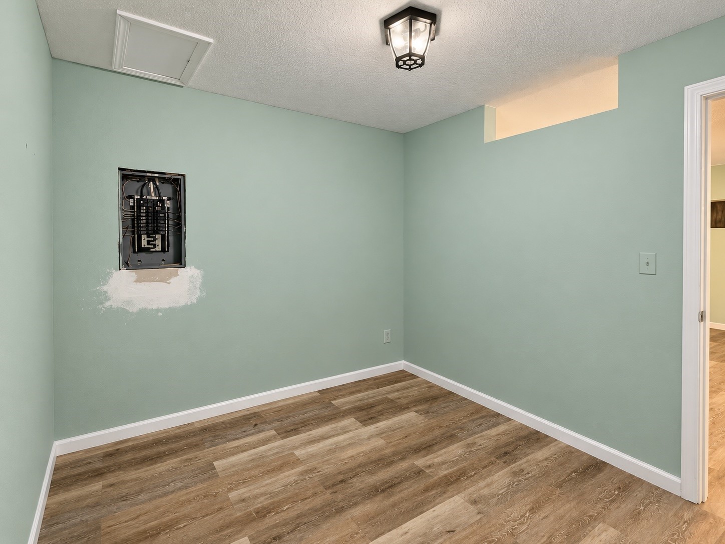 191 Regency Drive Property Photo 6