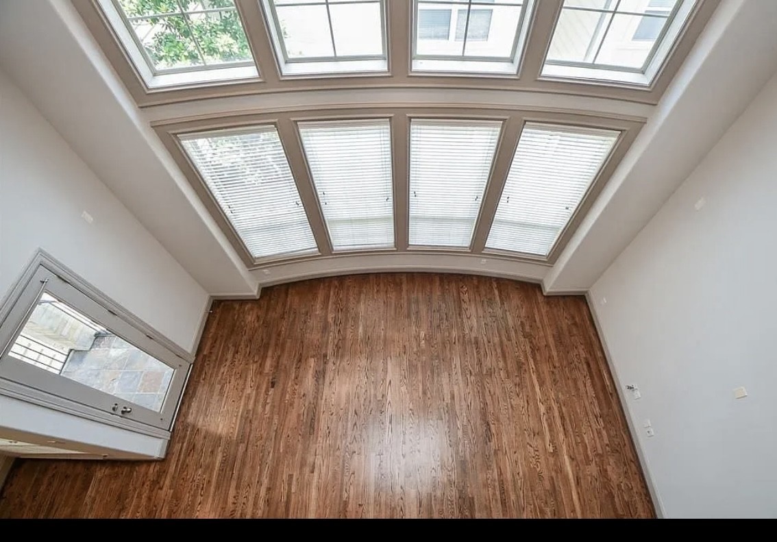 2908 Leeland Street Property Photo 12