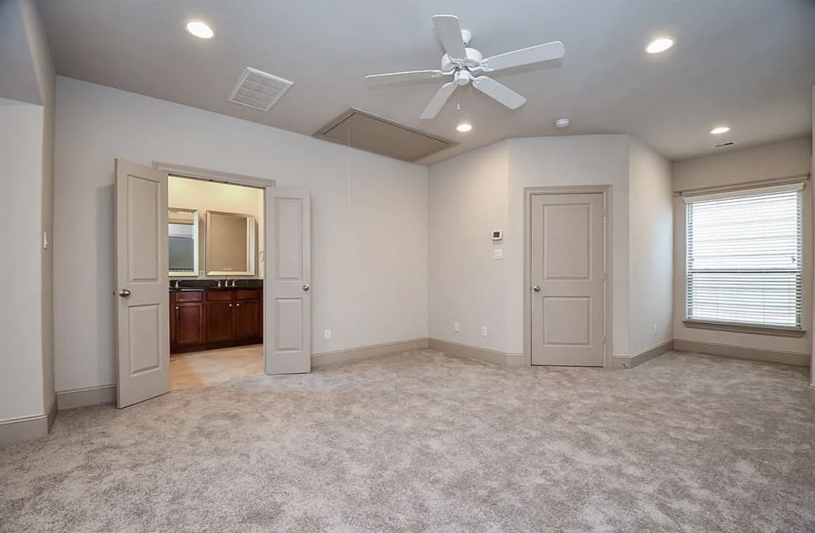 2908 Leeland Street Property Photo 19
