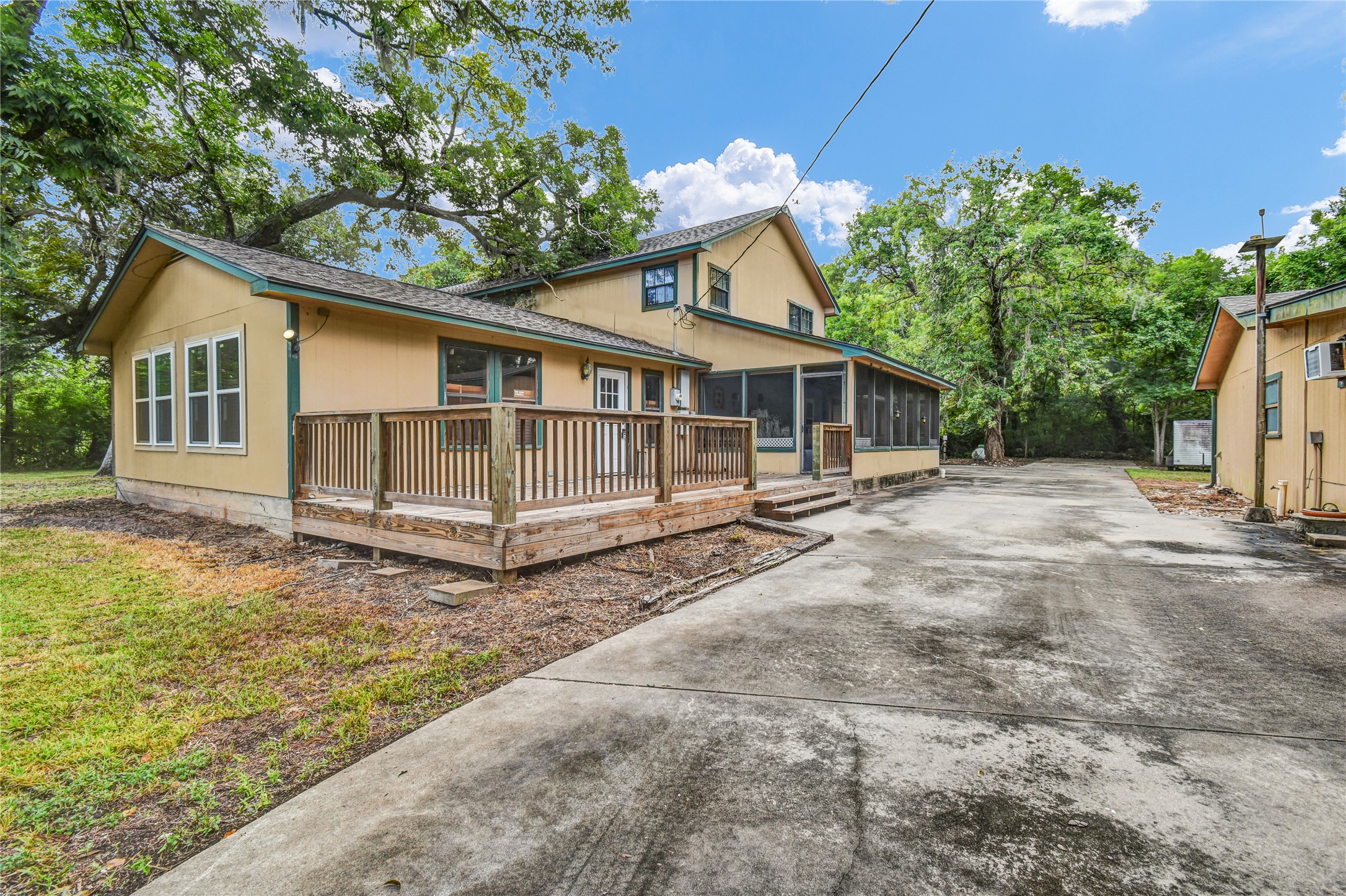 3852 County Road 704 Property Photo 1
