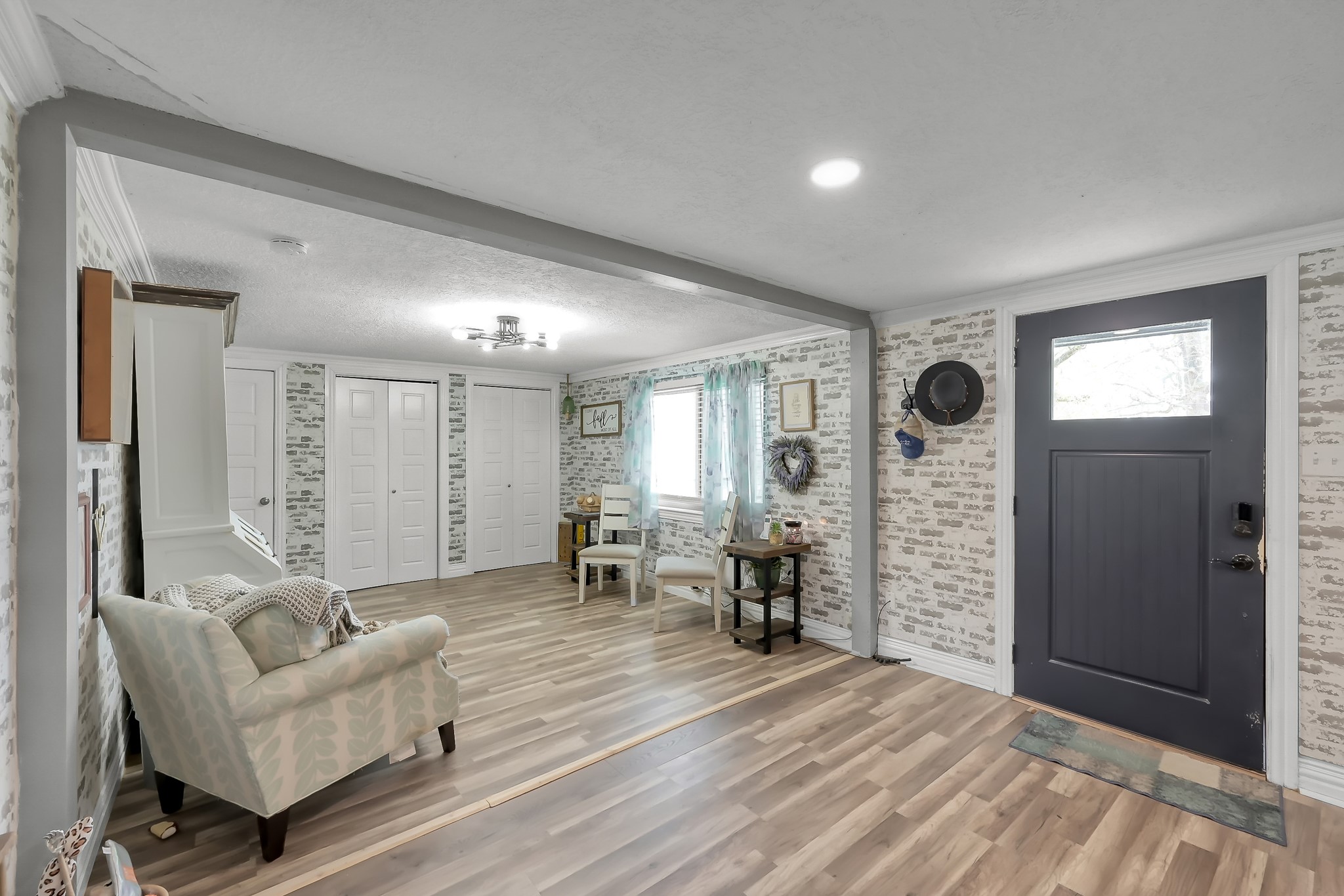 281 N Shady Oaks Drive Property Photo 6