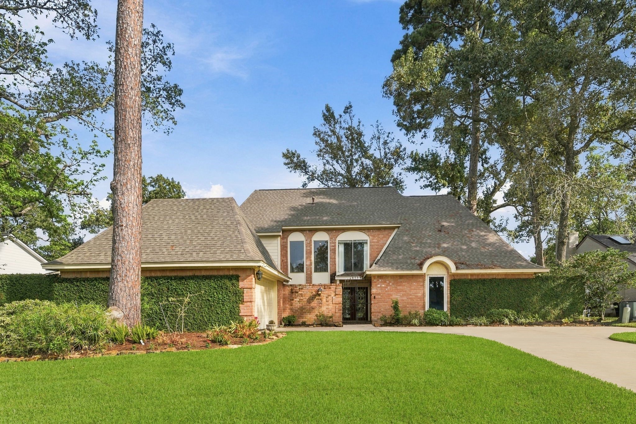 8214 Magnolia Glen Drive Property Photo 1