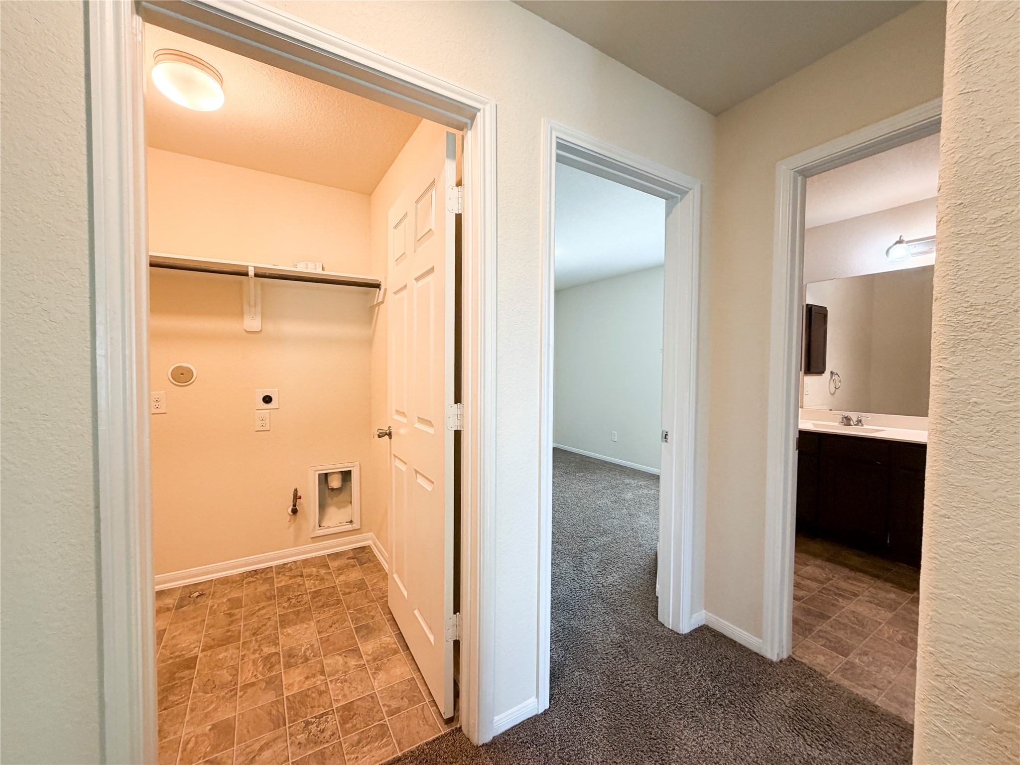 8223 Quiet Prairie Trail Property Photo 16