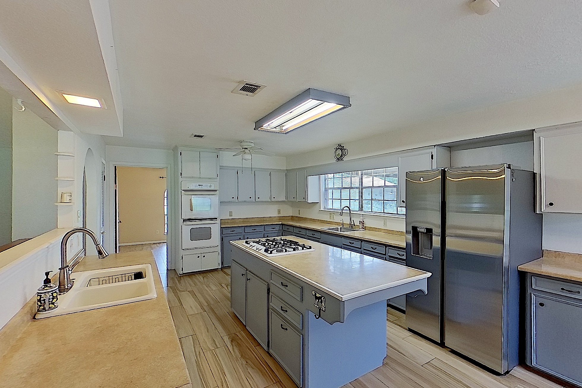 24338 Redbud Avenue Property Photo 5