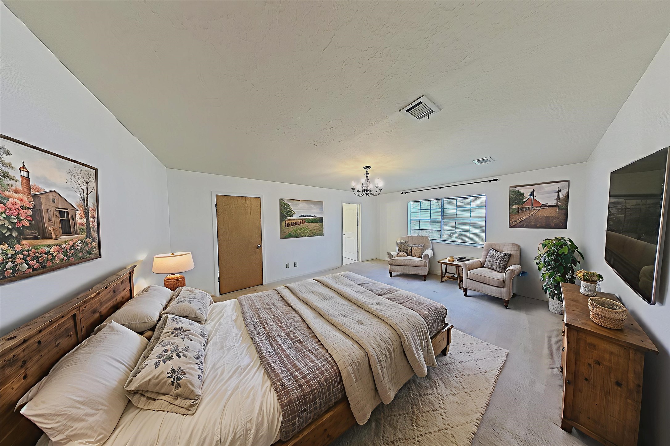 24338 Redbud Avenue Property Photo 6