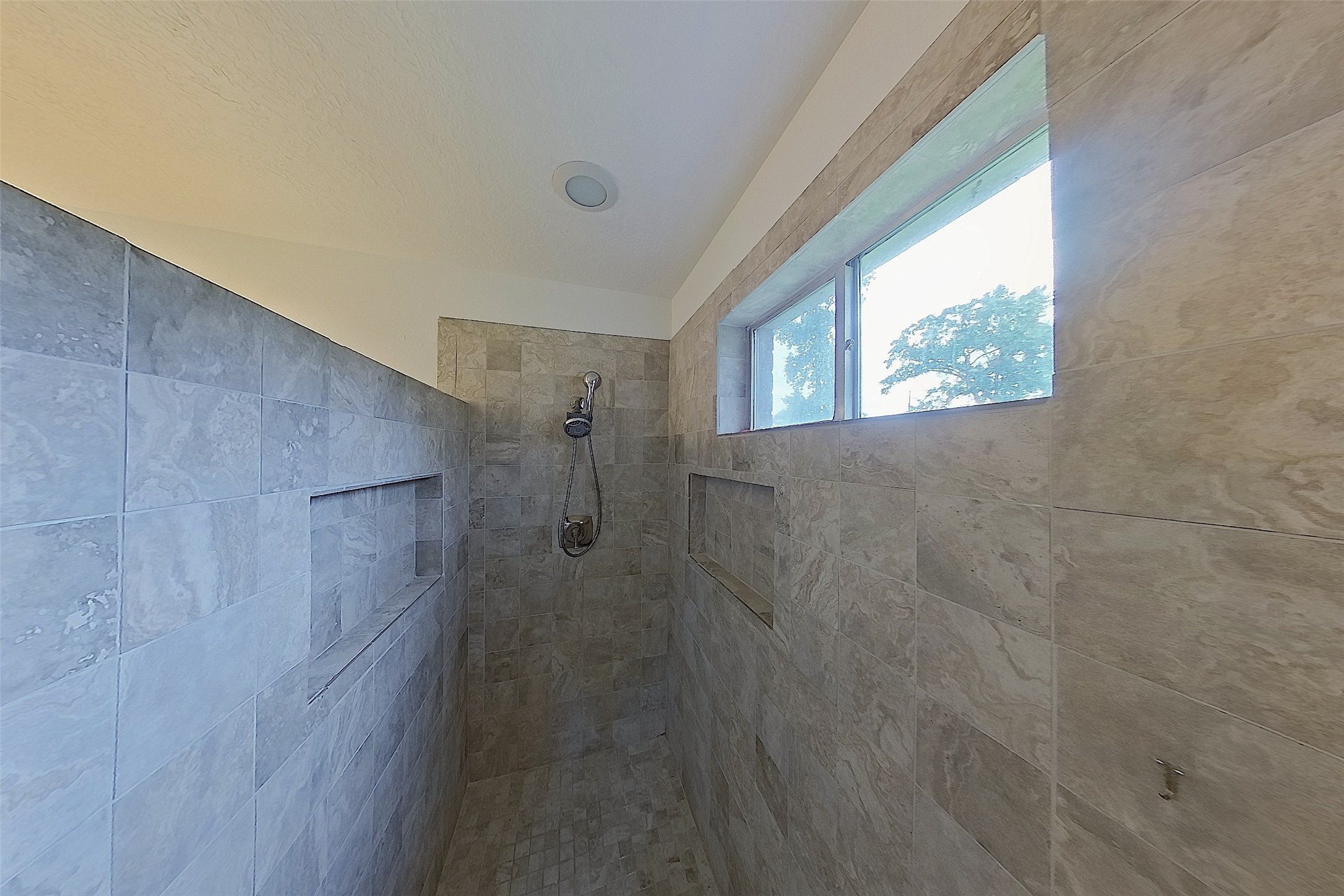 24338 Redbud Avenue Property Photo 9