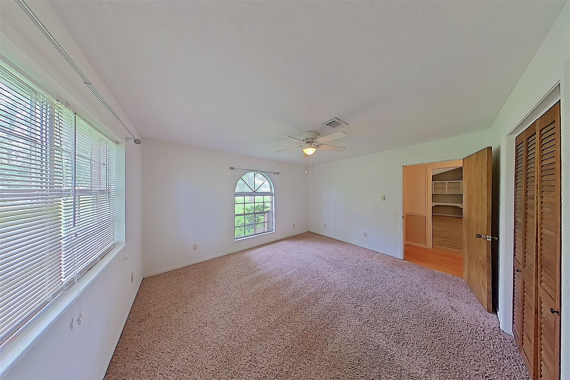 24338 Redbud Avenue Property Photo 13