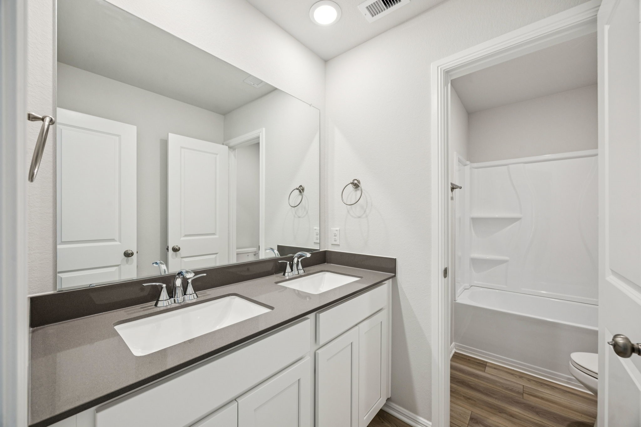 1122 Novelle Bend Drive Property Photo 12
