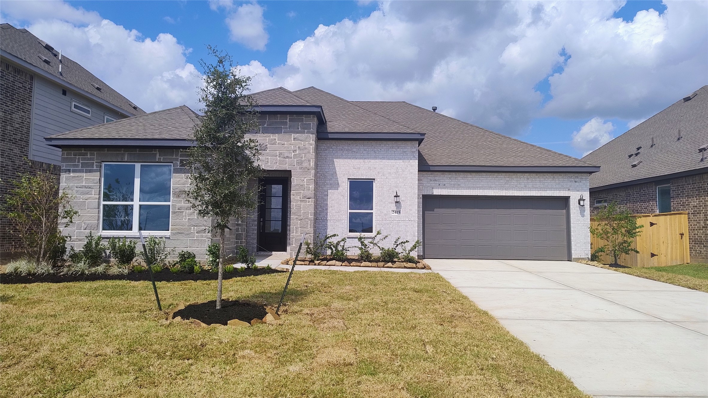 2415 Tranquil Cedar Drive Property Photo 1
