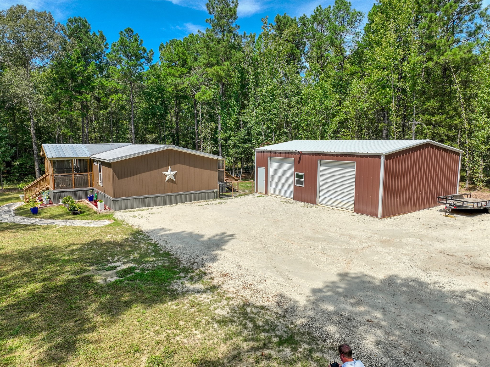 525 County Road 1170 Property Photo 2